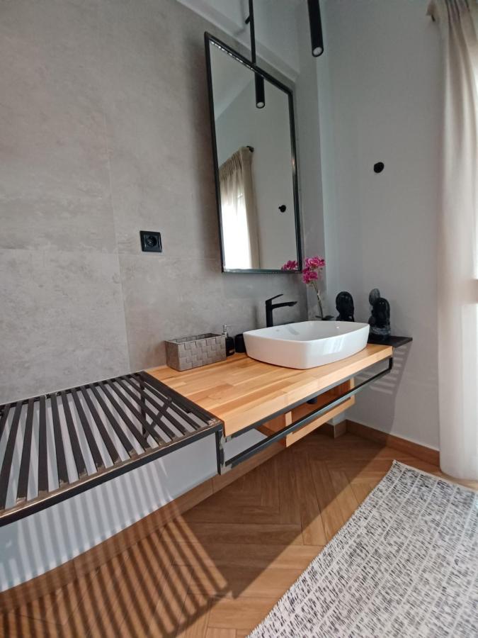 Sroom Apartment Mesolóngion المظهر الخارجي الصورة